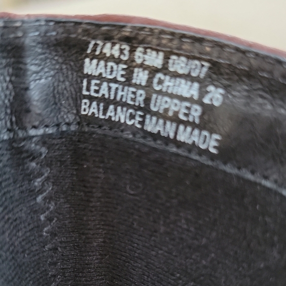 Clarks Brown Leather Ankle Boots With Buckle Size 6.5 EUC - Picture 8 of 9